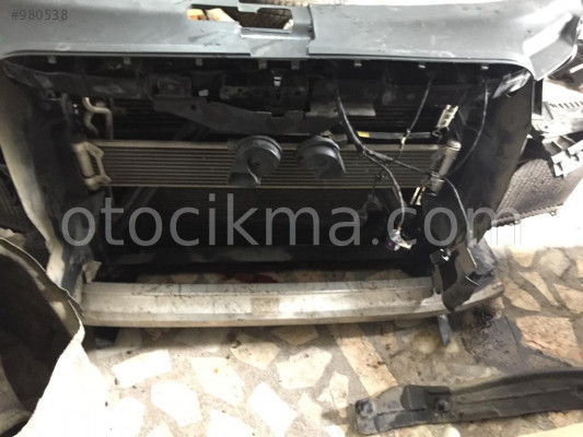 Audi Q7 Ön Tampon Demiri hatasız orjinal çıkma