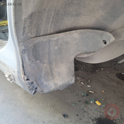 Opel Omega B Sol arka Çamurluk Davlumbazı Ön