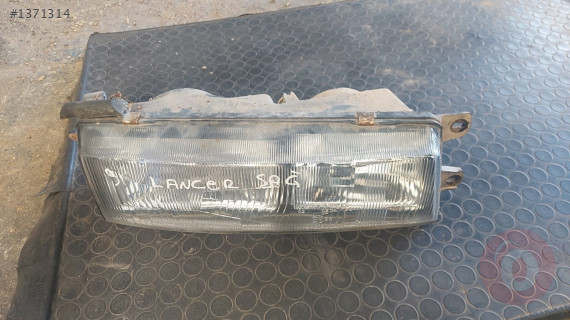 Mitsubishi Lancer Çıkma Sağ Far OTO İRFAN
