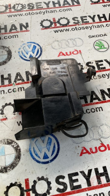 6K1971825 vw polo classic sigortalık röle kutusu yan kaplama