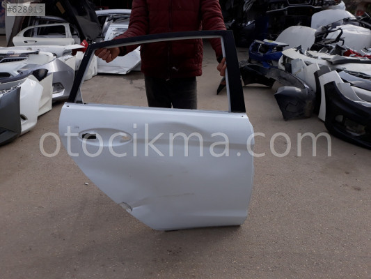 Ford fiesta sag arka kapı
