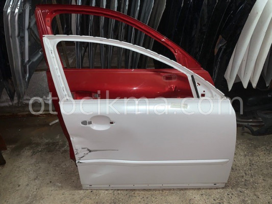 volvo s40 sağ ön kapı 2004 2012 beyaz