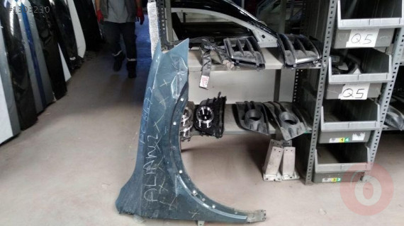 AUDI Q3 2012 2014 ÇAMURLUK ÖN SAĞ 8U0821106