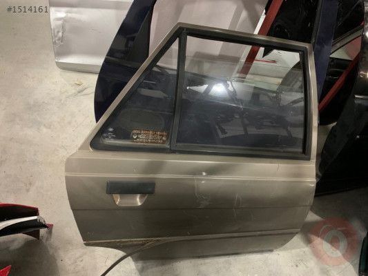 RENAULT R9 ÇIKMA ORJİNAL HATASIZ SAĞ ARKA KAPI