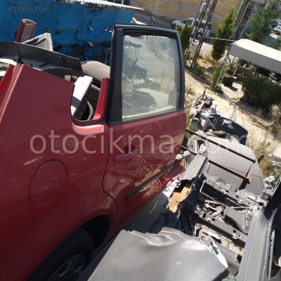 Volkswagen polo çıkma sağ arka kapı