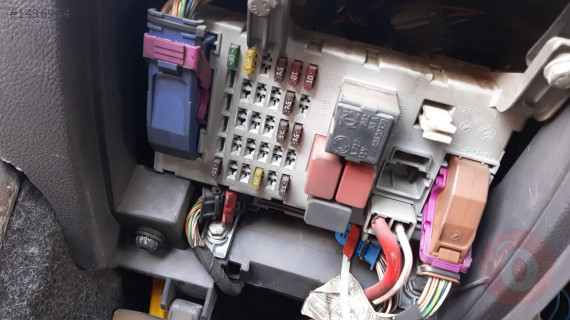 fiat albea 1.6 çıkma benzinli iç sigorta kutusu badi