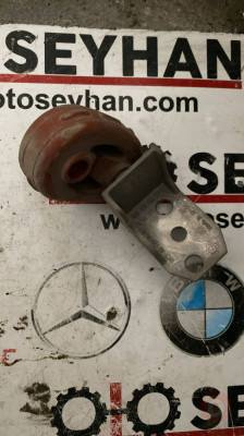 5Q0253144R 1K0253147F vw golf 7 egzoz askı demiri kulağı