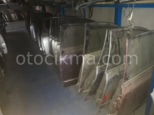 HONDA CİVİC  KOMPLE ÇIKMA SAĞ ÖN KAPILAR.