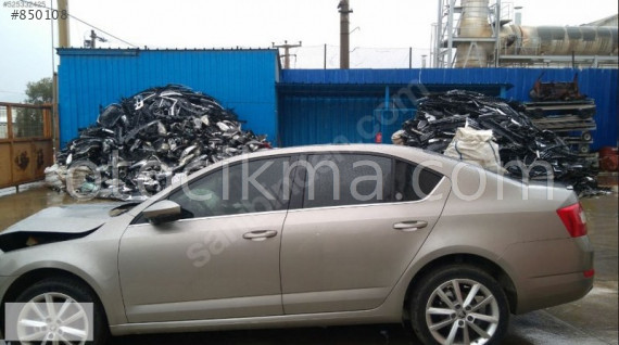 SKODA OCTAVİA ÇIKMA HATSIZ SOL ÖN KAPI