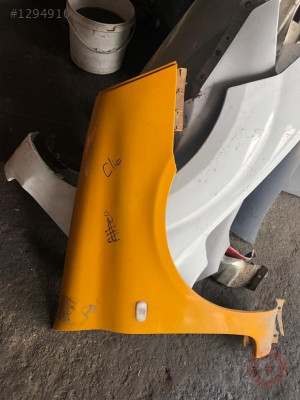Renault Clio Sağ Ön Çamurluk Sarı Hatasız Orjinal Çıkma