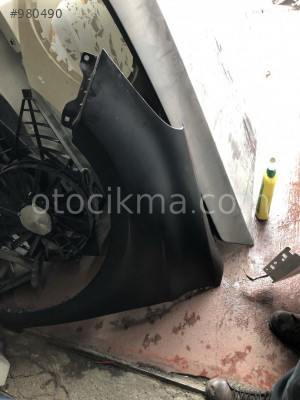 İ20 sol ön çamurluk Sıfır