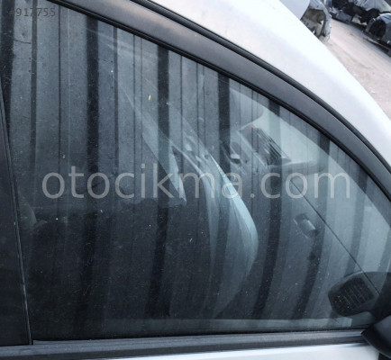 2007 HONDA CİTY 1.3 ORİJİNAL SAĞ ÖN KAPI CAMI.