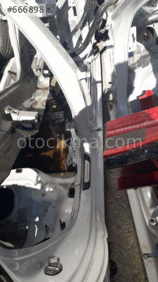 AUDİ A3 SEDAN SAĞ MARŞBİYEL VE TÜM ORJINAL ÇIKMA PARÇALAR