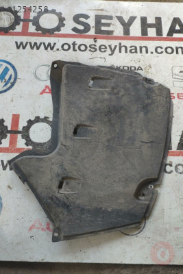 8W0825219A audi a4 2017 arka sağ tampon muhafaza