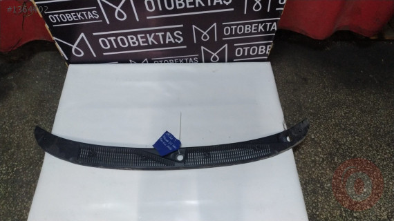 MAZDA 323 CAM ÖNÜ PLASTİĞİ