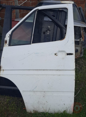 mercedes sprinter 412 çıkma sol ön kapı