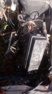 toyota corona 2.0 karburatörlü motor içi elektrik tesisatı