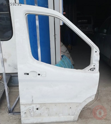 Çıkma beyaz Ford custom sağ ön kapı orjinal