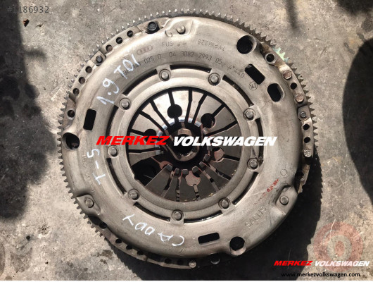VOLKSWAGEN - JETTA / BLS 1.9 TDİ DİZEL VOLANT (5 İLERİ)