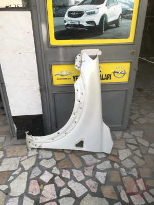 Chevrolet captiva sol ön çamurluk