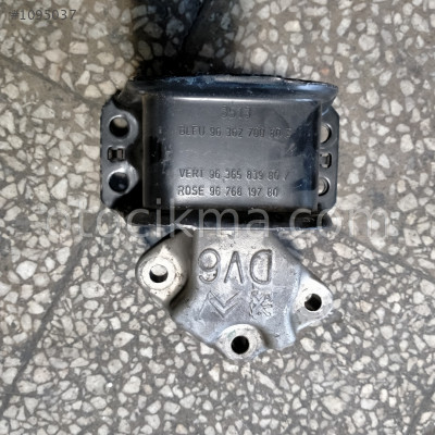 Citreon Berlingo motor kulak sağ