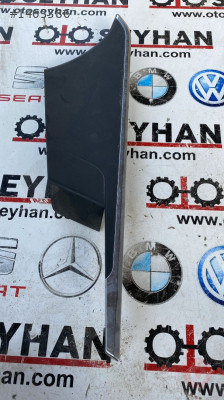 8W0959522 audi a4 sağ ön kapı iç açma kolu çıtası kaplaması