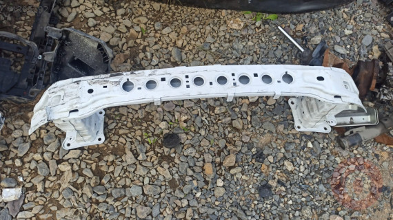 FORD KUGA TAMPON DEMİRİ BEYAZ ÇIKMA ORİJİNAL