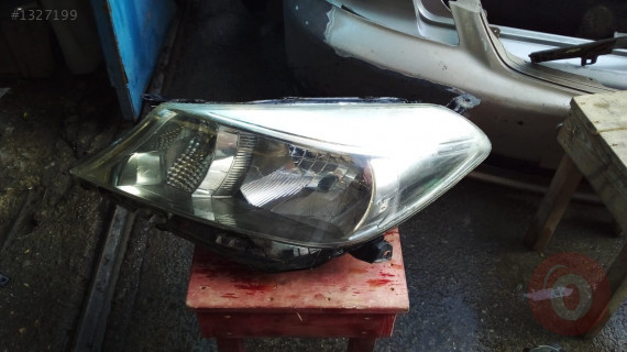 çıkma toyota yaris sol orjinal far