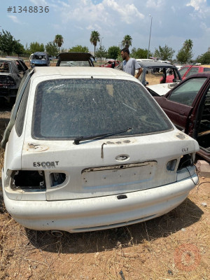 FORD ESCORT HATCBACK ARKA TAMPON 1995–2001 MODEL ORJİNAL ÇIK