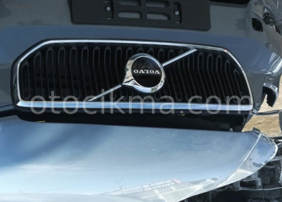 2019 VOLVO XC40 ORİJİNAL ÖN PANJUR.