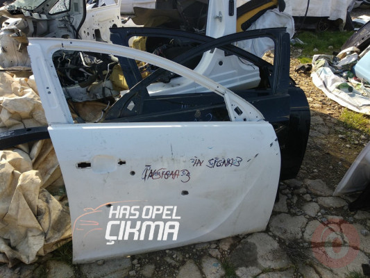 ORJİNAL ÇIKMA OPEL İNSİGNİA SAĞ ÖN KAPILAR
