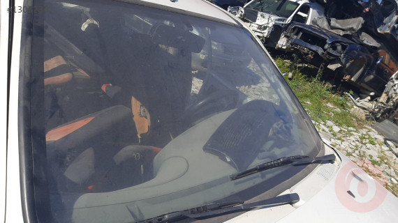 ford fiesta çıkma ön cam