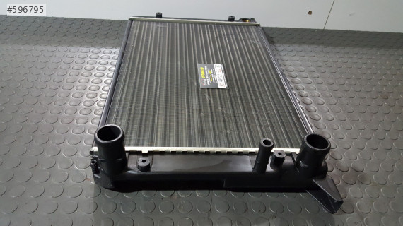 AUDİ 80 1986-1991 1.4 BENZİNLİ KISA TİP SU RADYATÖRÜ