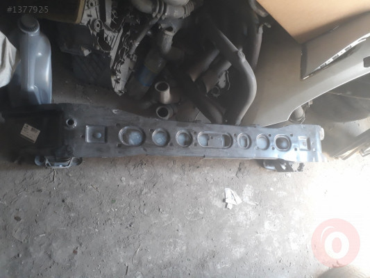 Ford focus 3 ön  tampon demiri