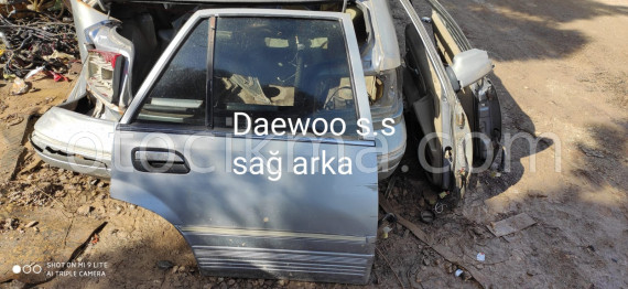 Daewoo super saloon sağ arka kapı mevcuttur.