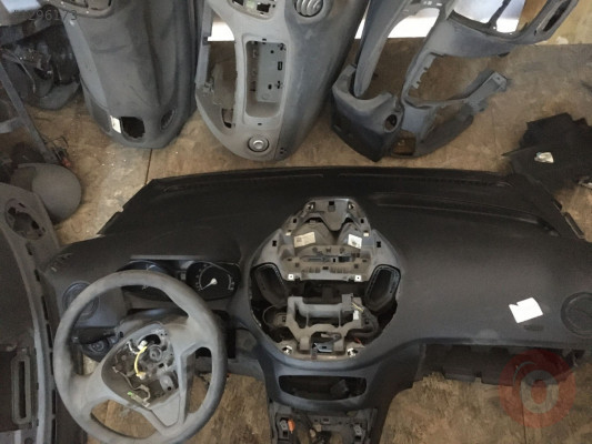 Ford Courier Torpido Göğüs Hatasız Orjinal Çıkma