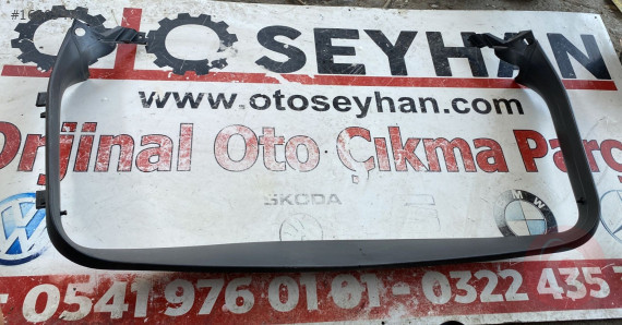 8P4867977C audi a3 sportback 5 kapı bagaj kapağı çerçevesi