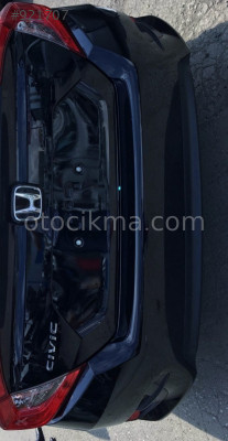2018 HONDA CİVİC ORİJİNAL SİSLİ ARKA TAMPON.