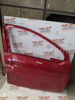 Peugeot 208 sağ ön kapı