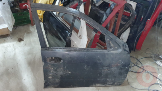 NISSAN BLUEBIRD SAG ÖN KAPI