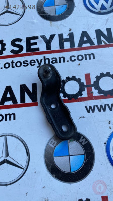 toyota yaris 2012 bagaj amortisörü bağlantı demiri sol