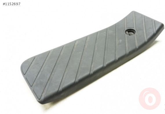 AUDİ A4 A5 16-19 SOL ÖN AYAK DESTEK KAPAĞI 8W1864777 4PK