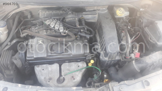 2009 model peugeot 207 1.4 benzinli çıkma motor aksamı