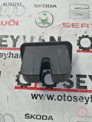 4H0827520 audi a3 2020 bağaj kilit kaplaması