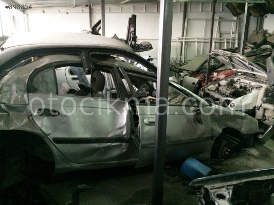 toyota avensis 1998 model oto en cıkma