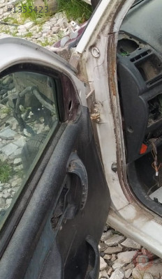 1999 peugeot partner 1.4 benzinli çıkma sol ön kapı menteşe
