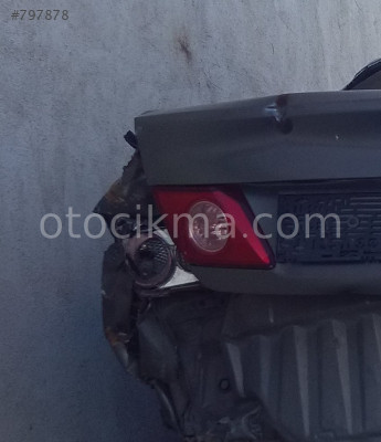 2006 HONDA CİTY ÇIKMA SOL ARKA SİNYAL LAMBASI MEVCUTTUR.