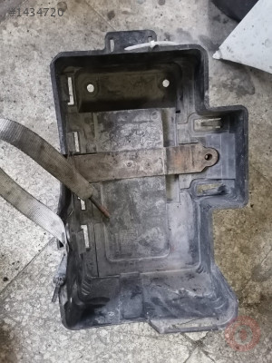 Ford connect akü alt plastigi