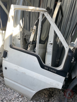 Transit sağ ön kapı çıkma
