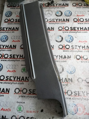 2K0868229A volkswagen caddy 2008 bağaj sol yan kaplaması
